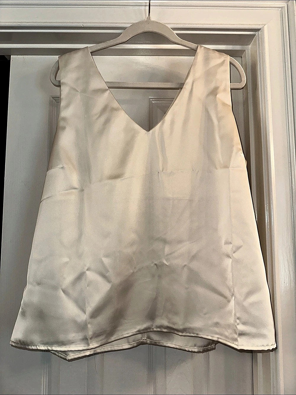 Scoop Tank Top V-Neck in Cream
